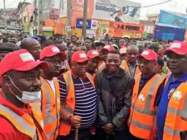 Video: Olamide Performs At Sterling Bank Organized Clean Up Exercise In Computer Village